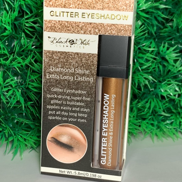 Makeup - Picture 5 of 7